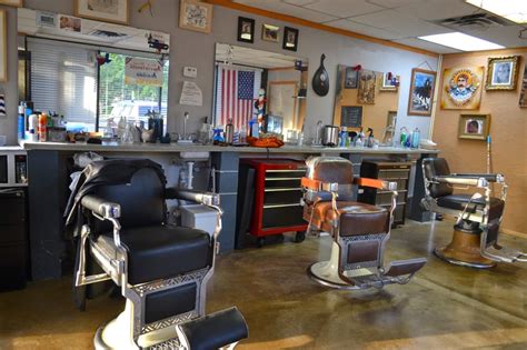 Georgetown barbershop - We offer professional men's grooming services including haircuts, shaves and coloring. Book your appointment at Roosters Men's Grooming Center today.